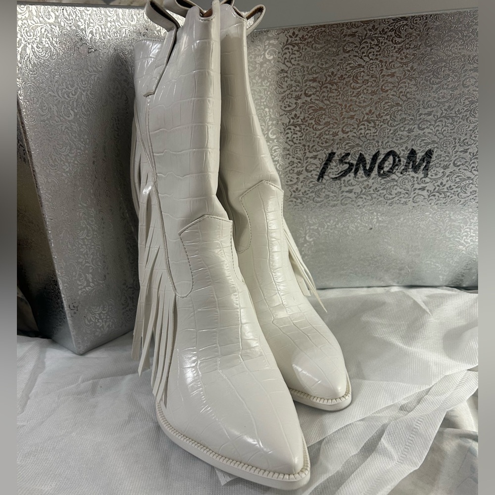 White fringed boots size 8 - Picture 3 of 5